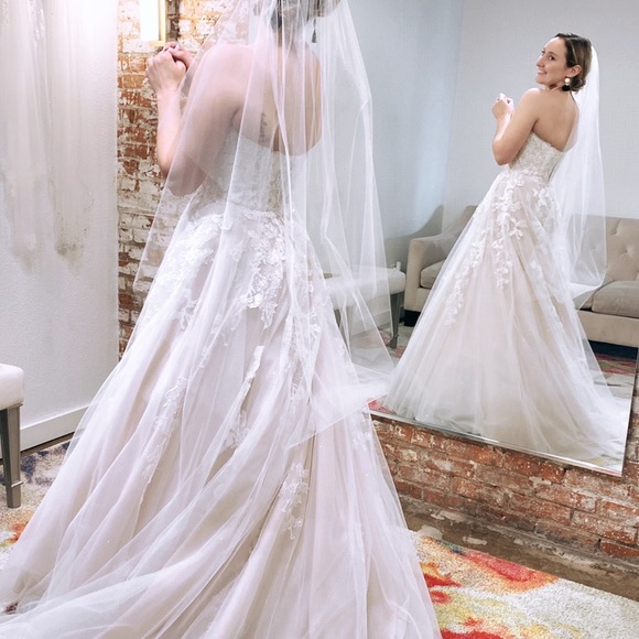 Stella York wedding gown. - Picture 2 of 3